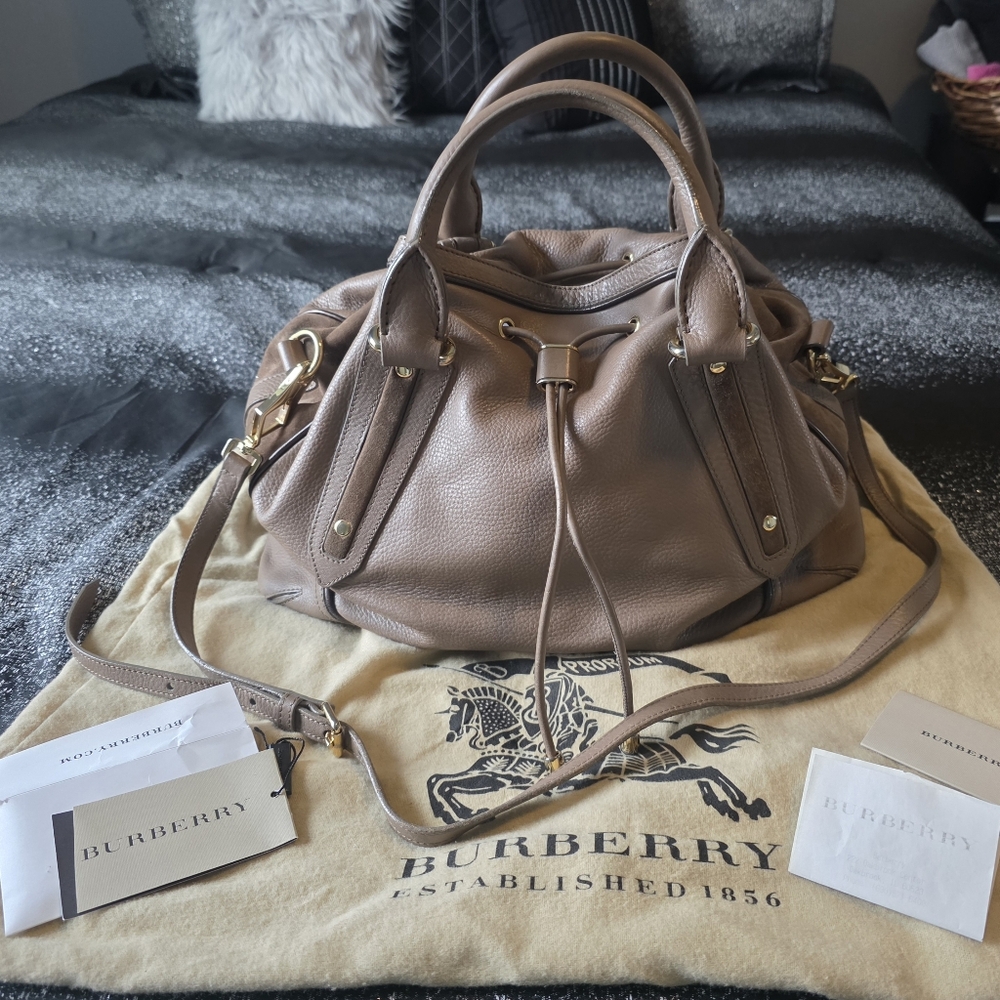 BURBERRY Beautiful calf leather/suede bag with removable strap.RARE..used Once.